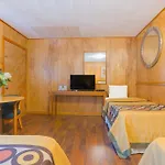 Parkside Motel By Oyo Meadville Conneaut Lake
