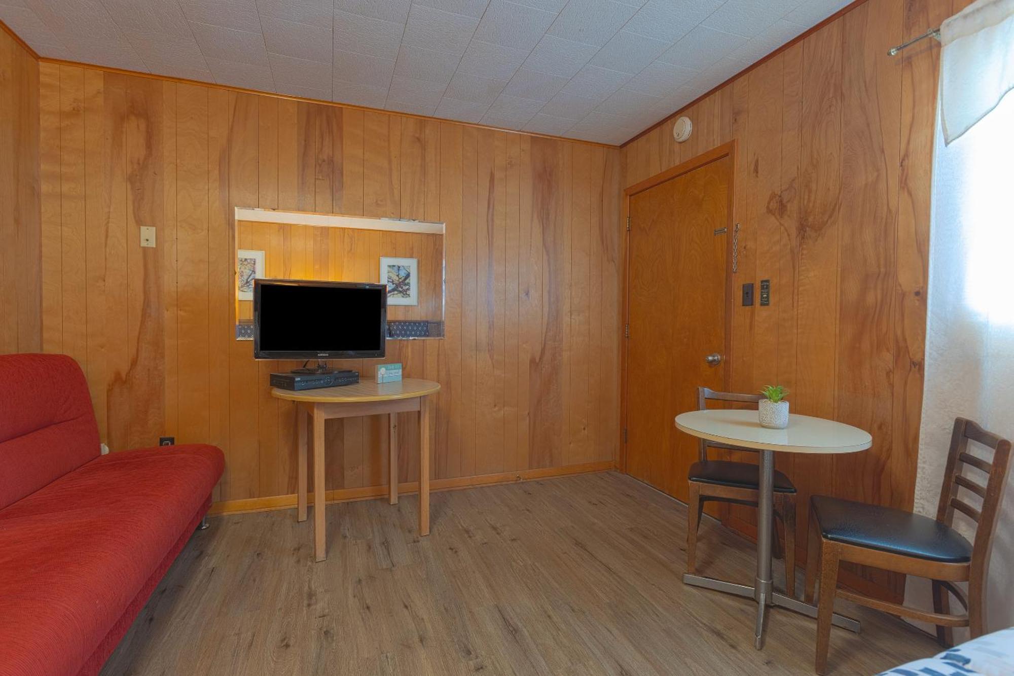 Parkside By Oyo Meadville Conneaut Motel