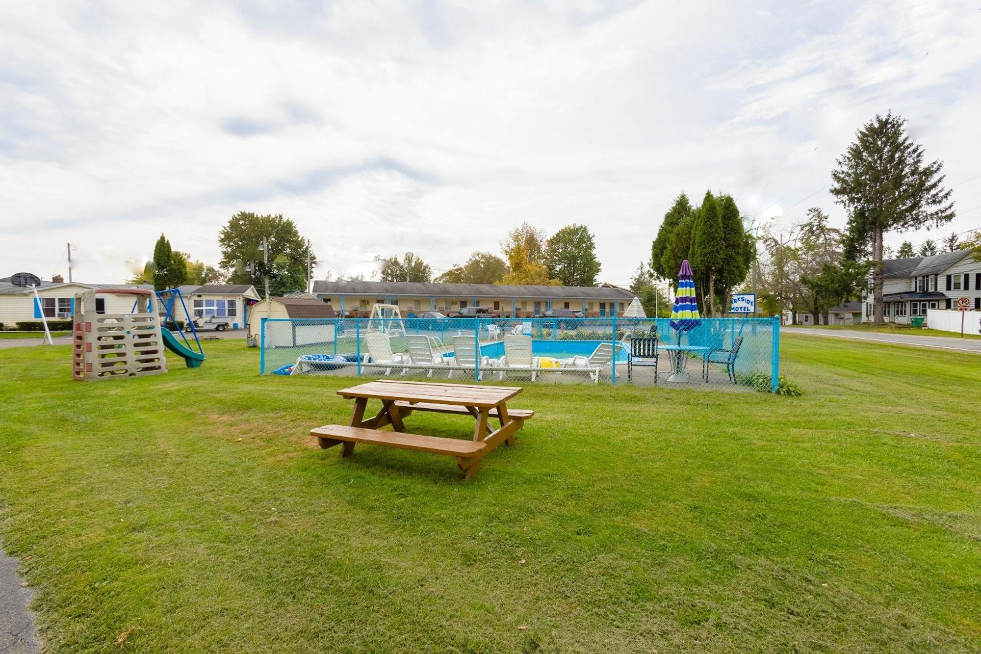 Parkside By Oyo Meadville Conneaut Motel