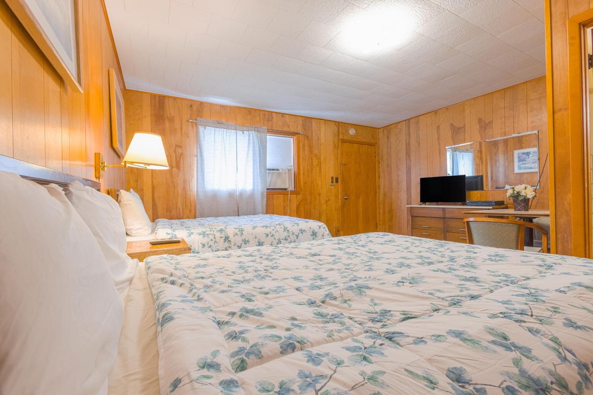 Parkside By Oyo Meadville Conneaut Motel Conneaut Lakeshore