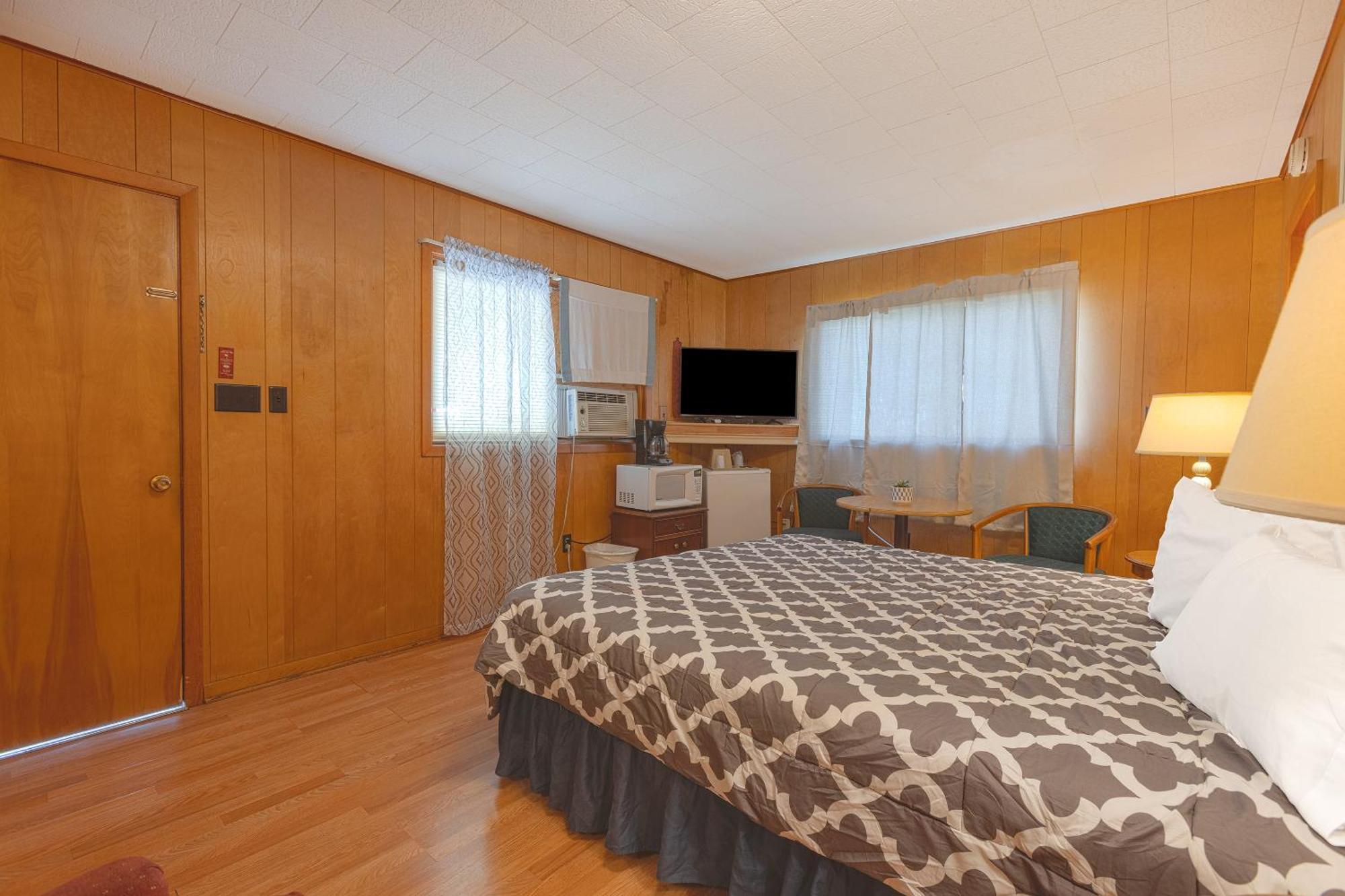 Motel Parkside By Oyo Meadville Conneaut Conneaut Lakeshore