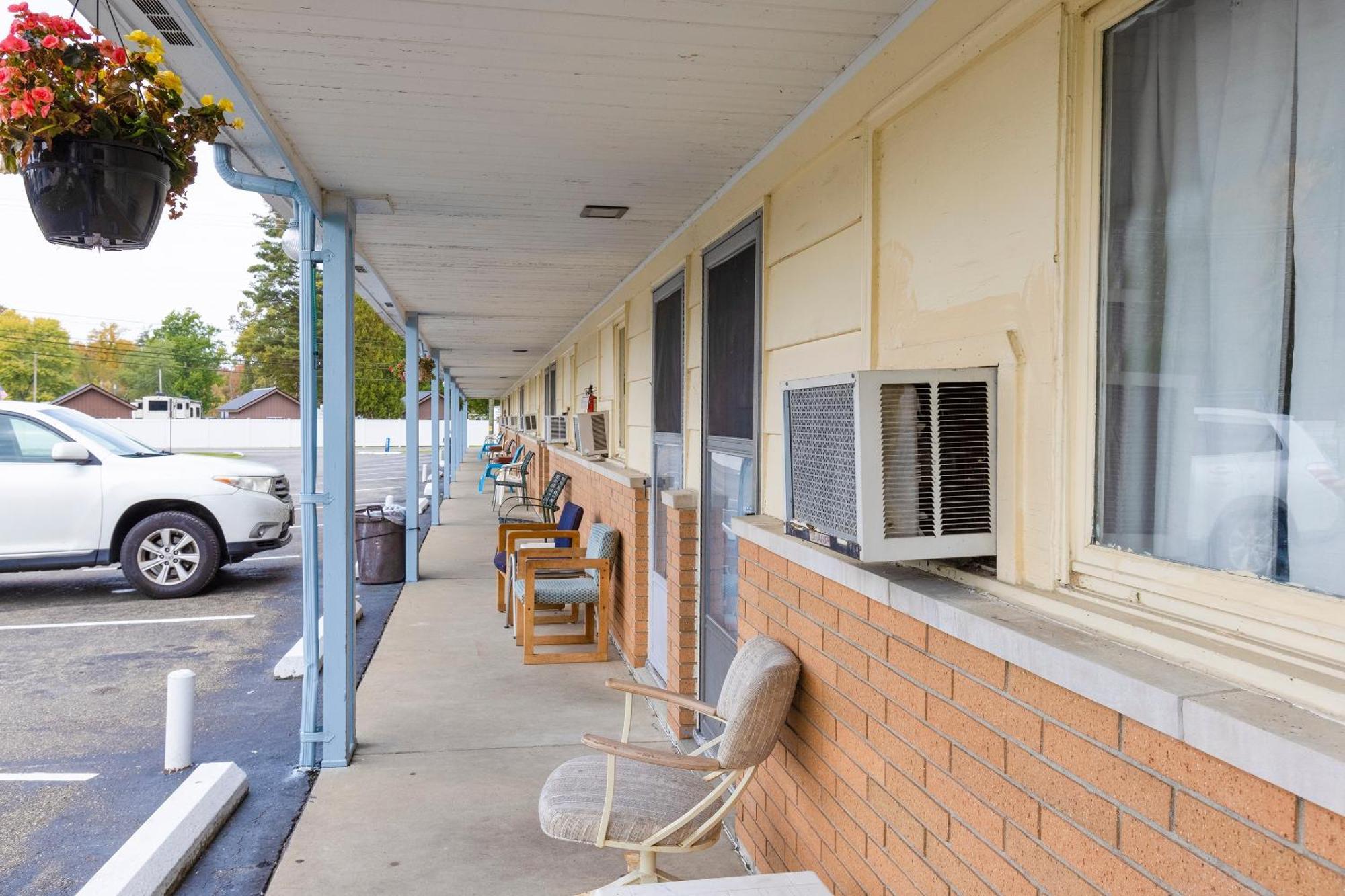 Motel Parkside By Oyo Meadville Conneaut